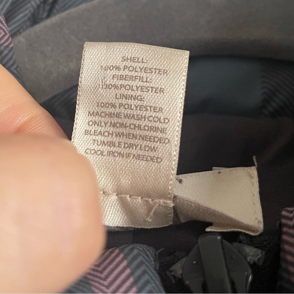 Ann Taylor LOFT Puffer Vest. Pre-Owned. - Picture 5 of 5